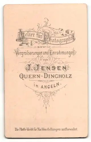 Fotografie J. Jensen, Quern-Dingholz, Portrait frecher Bube im grauen Jackett