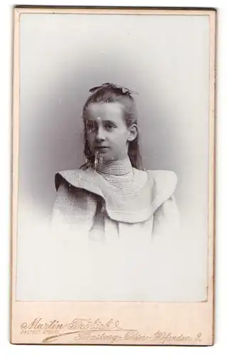 Fotografie Martin Frölich, Flensburg, Portrait bildschönes Mädchen mit Haarschleife