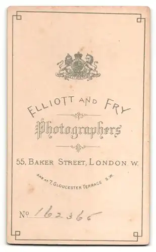 Fotografie Elliott & Fry, London, Portrait junger Mann im grauen Jackett