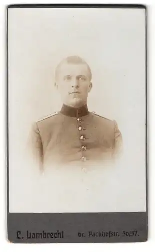 Fotografie C. Lambrecht, Hannover, junger Soldat in Uniform