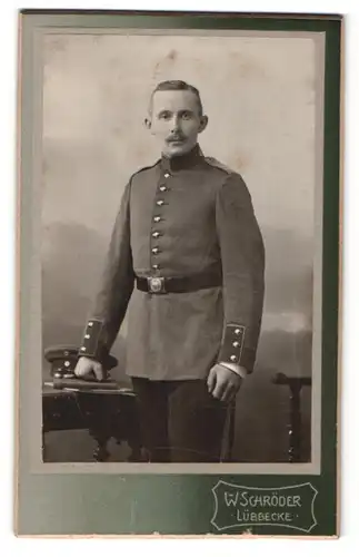 Fotografie W. Schröder, Lübbecke, Mann in Uniform