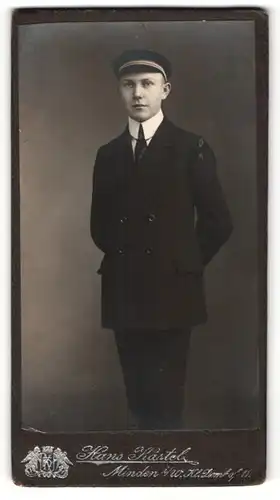 Fotografie Hans Kastel, Minden i / W., Portrait Student in Uniform mit Schirmmütze