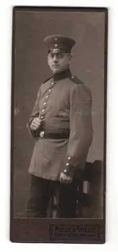 Fotografie Atelier Greve, Blankenburg / Harz, Portrait Soldat in Uniform mit Schirmmütze