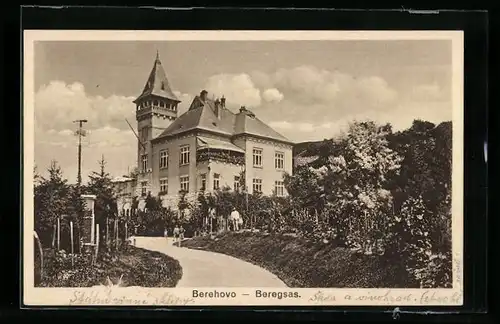 AK Berehovo, Beregsas, Villa mit Garten