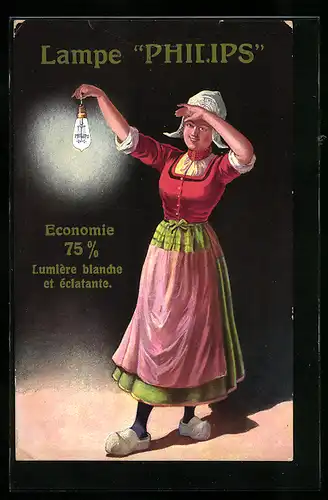 AK junge Frau erhellt sich den Weg mit einer Lampe Philips