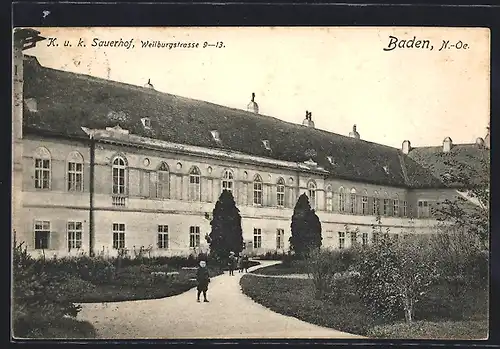AK Baden bei Wien, K. u. k. Sauerhof, Weilburgstrasse 9-13, Hofansicht