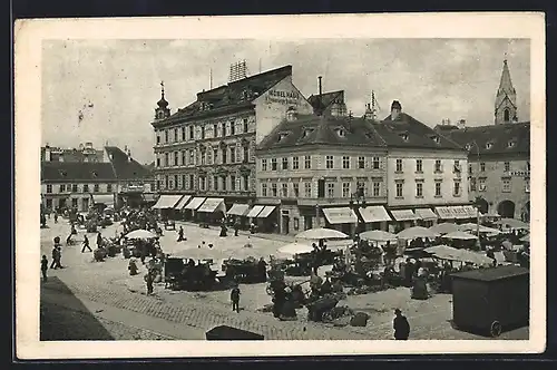 AK Wr.-Neustadt, Hauptplatz mit Markt