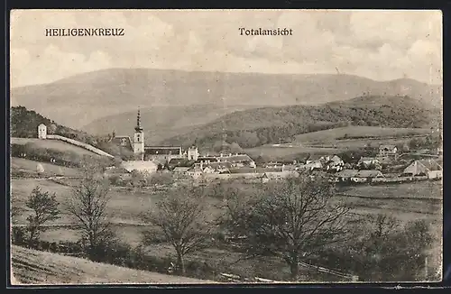 AK Heiligenkreuz, Totalansicht mit Kirche