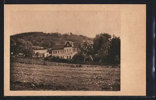 AK Königstetten, Blick vom Feld auf Haus Eisenbad