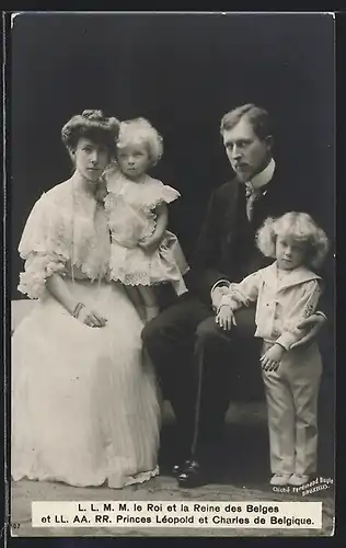 AK Le Roi et la Reine des Belges et les Princes Léopold et Charles de Belgique, Königshaus von Belgien