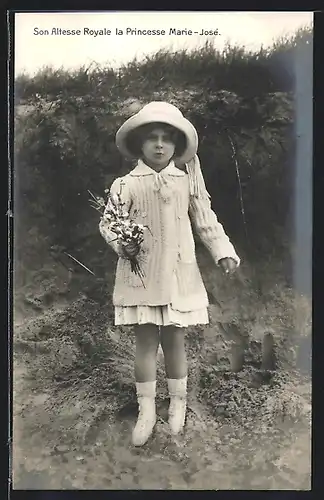 AK Prinzessin Marie-José von Belgien in der Natur