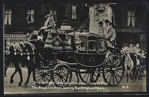 AK King George V. Coronation Procession, June 22nd 1911, The Royal Children leaving Buckingham Palace