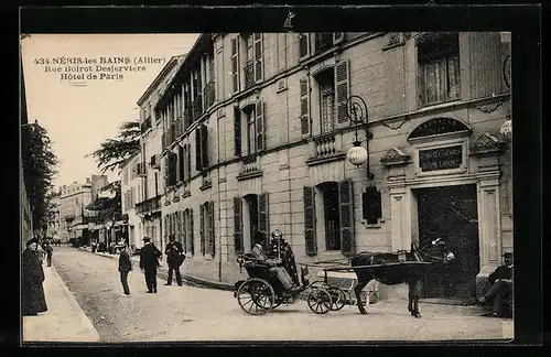 AK Neris-les-Bains, Rue Boirot-Desjerviers, Hotel de Paris