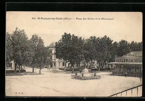 AK St-Pourcain-sur-Sioule, Place des Halles et le Monument
