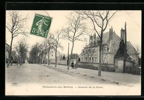 AK Dompierre-sur-Besbre, Avenue de la Gare