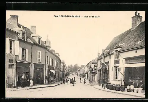 AK Dompierre-sur-Besbre, Rue de la Gare