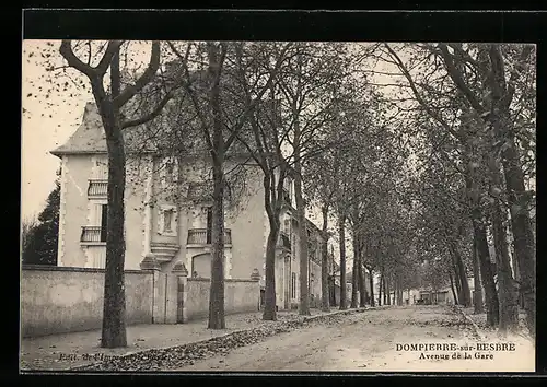 AK Dompierre-sur-Besbre, Avenue de la Gare