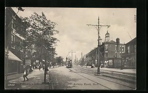 AK Hull, Anlaby Road, Strassenbahn unterwegs