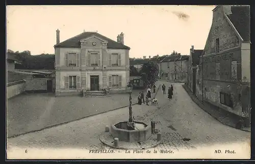 AK Frepillon, La Place de la Mairie