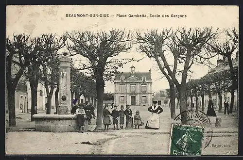 AK Beaumont-sur-Oise, Place Gambetta, Ecole des Garcons