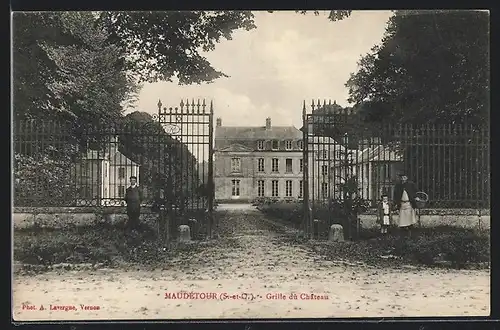 AK Maudetour, Grille du Chateau