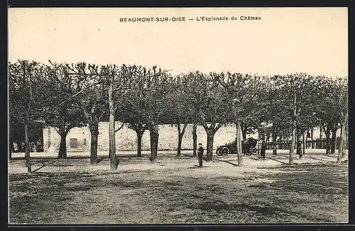 AK Beaumont-sur-Oise, L`Esplanade du Chateau