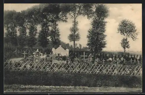 AK Fresnes-les-Montauban, Partie am Ehrenfriedhof