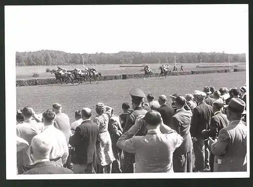 Fotografie Ansicht Hoppegarten, Pferderennen Silberne Pferd des Führers & Goldene Peitsche 1941