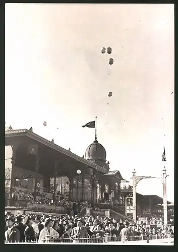 Fotografie Ansicht Wien-Leopoldstadt, Pferderennbahn Galopprennbahn Freudenau, Haupttribüne