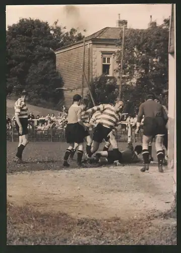 Fotografie Ansicht Wien, Rapidplatz, Fussballspiel SK Rapid Wien, Strafraum-Szene 1940