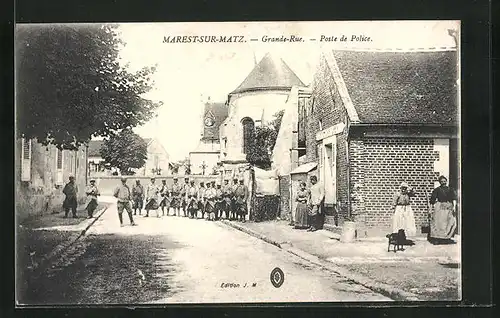 AK Marest-sur-Matz, Grande-Rue, Poste de Police, Soldaten in Uniform