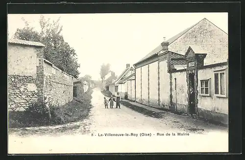 AK La-Villeneuve-le-Roy, Rue de la Mairie