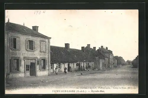 AK Vitry-sur-Loire, Grande-Rue, Strassenpartie