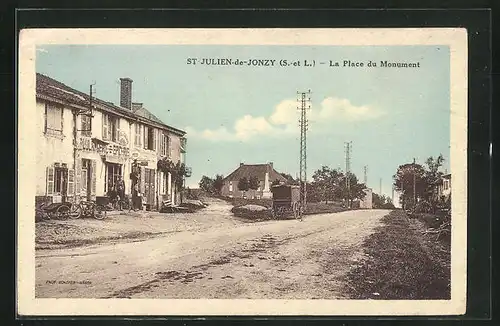AK St-Julien-de-Jonzy, La Place du Monument