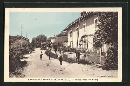 AK Varennes-Saint-Sauveur, Entrée Nord du Bourg