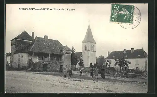 AK Chevagny-sur-Guye, Place de l`Eglise