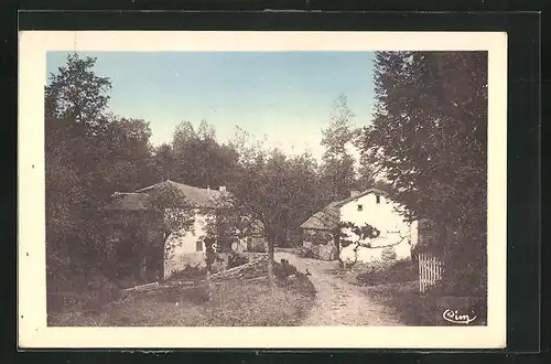 AK St-Pierre-le-Vieux, Le Moulin, Strassenpartie an der Mühle