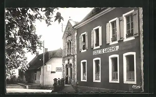 AK Frontenaud, Mairie et Ecole des Garcons