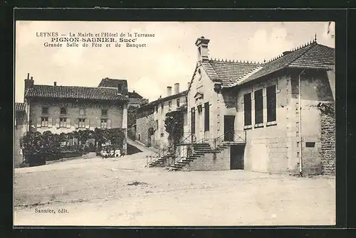 AK Leynes, La Mairie et l`Hotel de la Terrasse Pignon Saunier