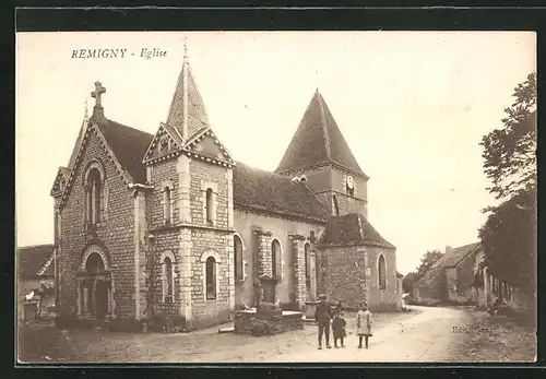 AK Remigny, Enfants avant l`Eglise