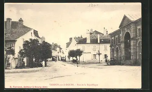AK Verdun-sur-le-Doubs, Rue de la République