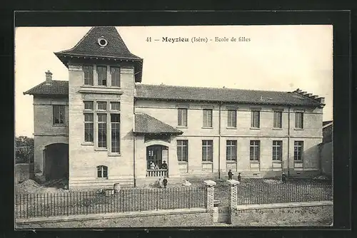 AK Meyzieu, Ecole de filles