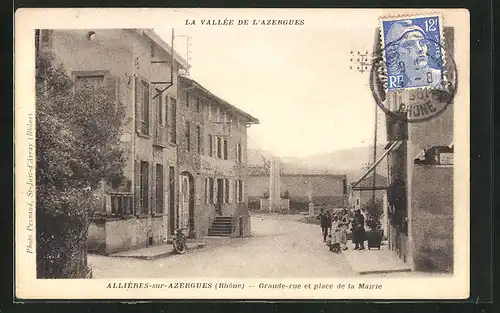AK Allières-sur-Azergues, Grande-rue et place de la Mairie