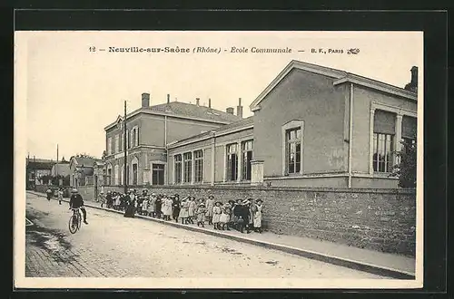 AK Neuville-sur-Saône, École Communale