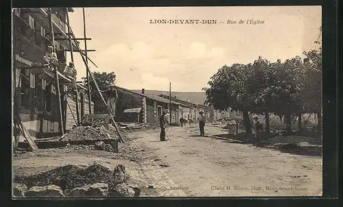 AK Lion-Devant-Dun, Rue de l'Eglise