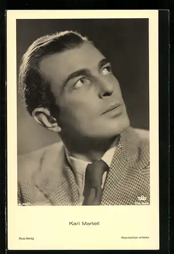 AK Schauspieler Karl Martell im Anzug nach oben blickend
