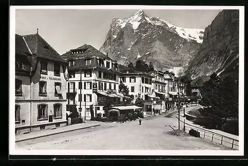 AK Grindelwald, Ortsansicht mit Wetterhorn und Post