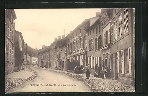 AK Clermont-en-Argonne, La Rue Gambetta, Hotel A Belle Vue