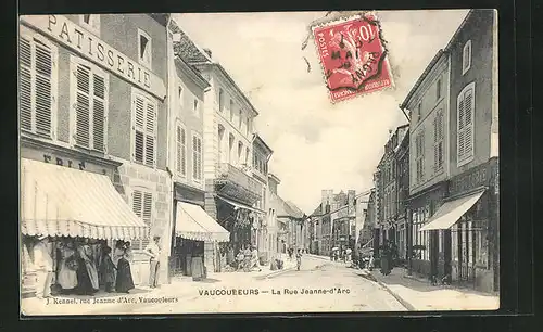 AK Vaucouleurs, La Rue Jeanne d`Arc, Magasins