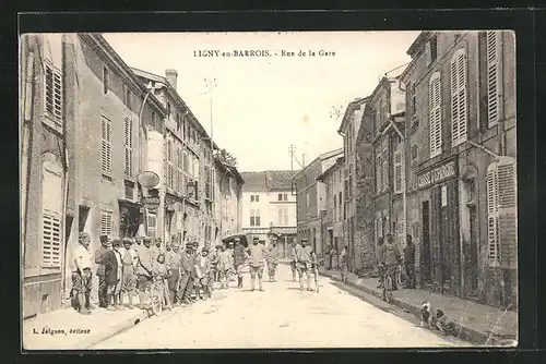 AK Ligny-en-Barrois, Soldats en Rue de la Gare